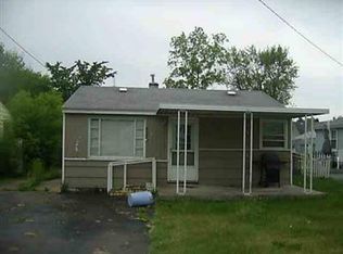 2206 E Williamson St, Burton, MI 48529