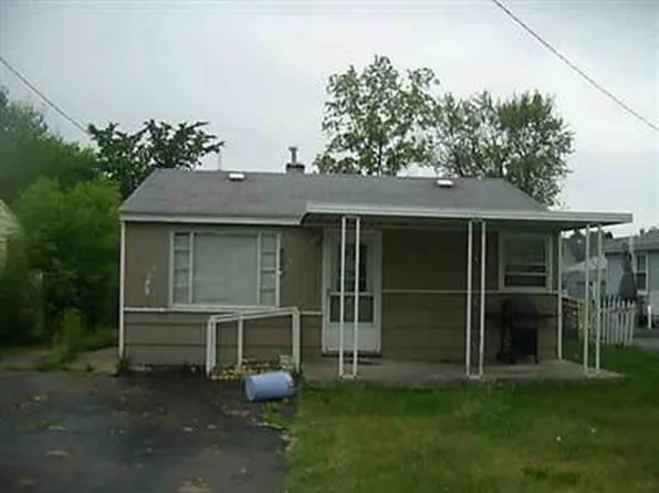 2206 E Williamson St, Burton, MI 48529