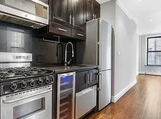 200 Stanton St #4, New York, NY 10002