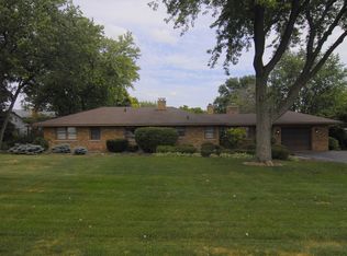 916 Johnston Dr, Aurora, IL 60506