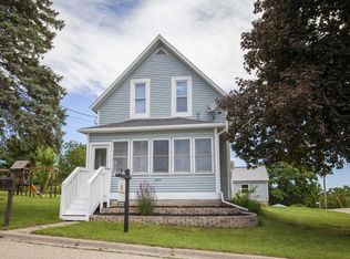 403 7th St, Mineral Point, WI 53565