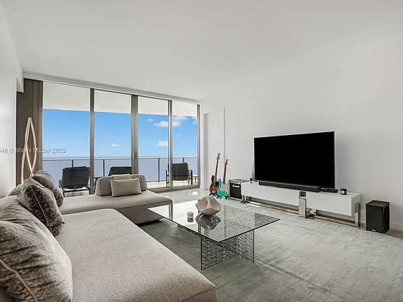 5th image of 15701 Collins Ave #3204