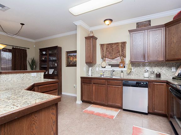 3rd image of 26421 Feliciana Dr