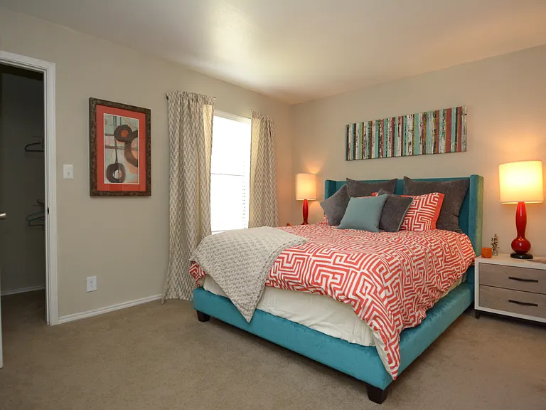 Lost Creek Ranch Apts — Photo 27