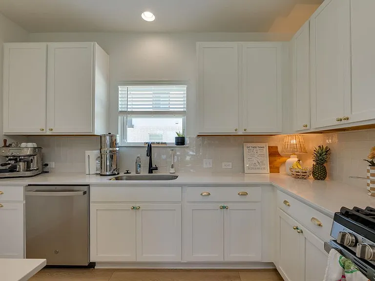 8801 Looksee Ln — Photo 7