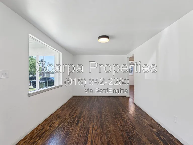 202 E 4th Ave — Photo 4