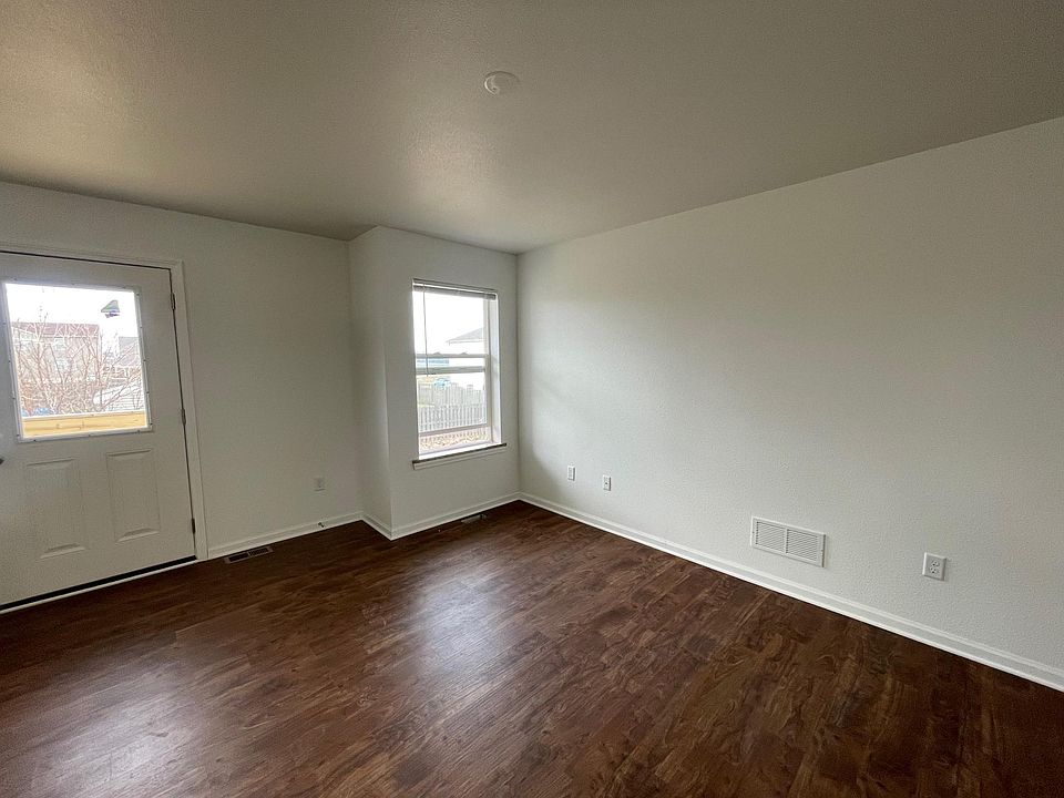 1742 Parkside Dr, Belvidere, IL 61008 Zillow