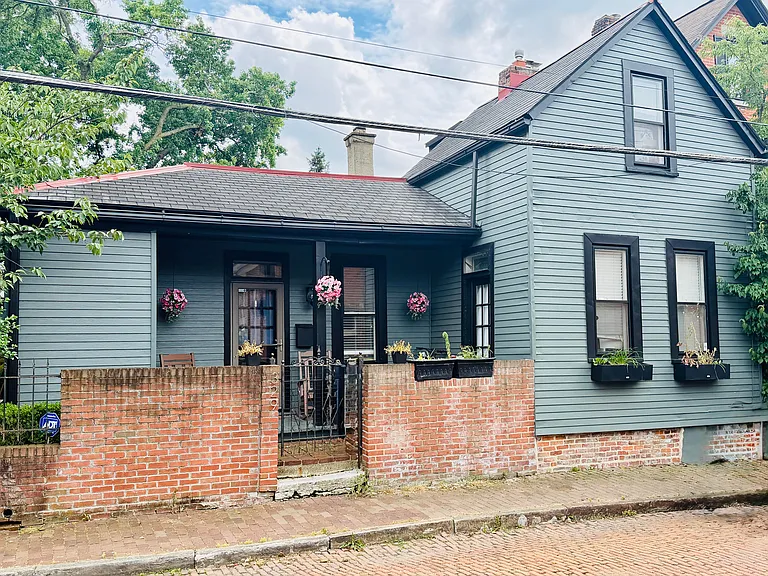 329 Jackson St — Photo 2