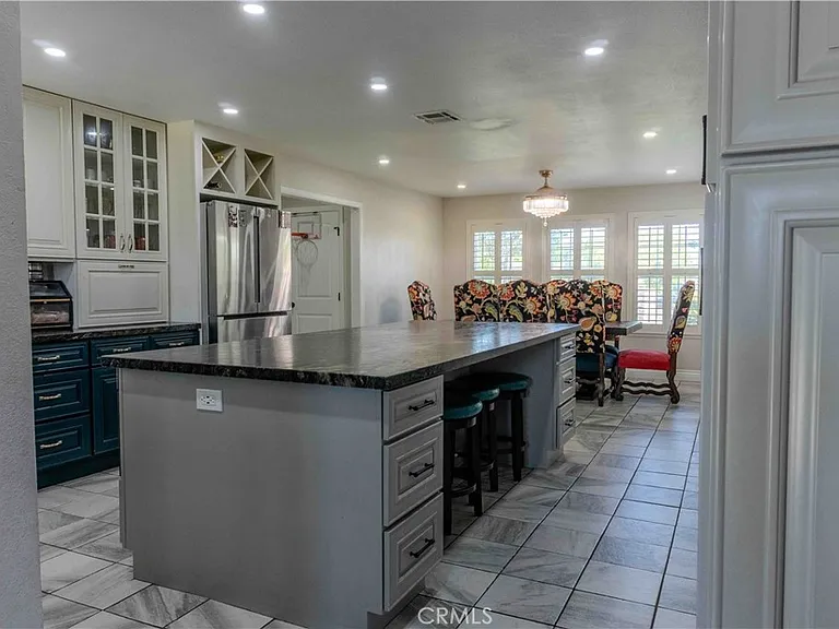 1042 Robinson Ct — Photo 22