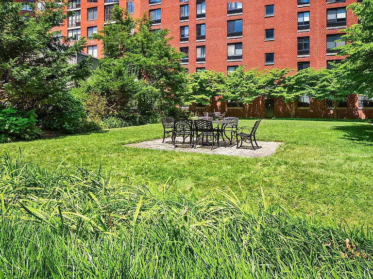 300 Rector Pl #8T — Photo 10