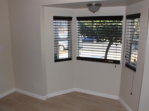 4th image of 343 Lindell Ave