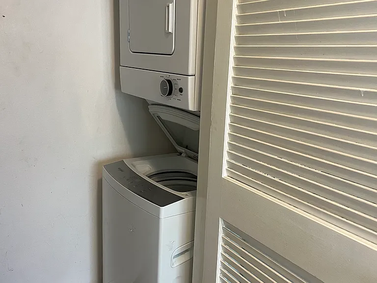 216 Oleander Dr #2 — Photo 8