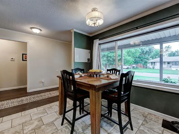 1419 Casady Ln, The Village, OK 73120