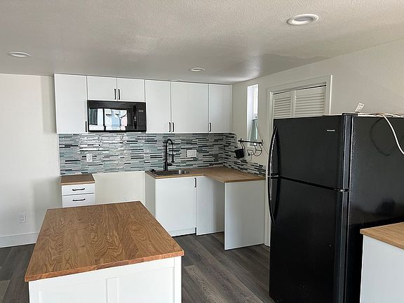2nd image of 3777 Rosewood Ave
