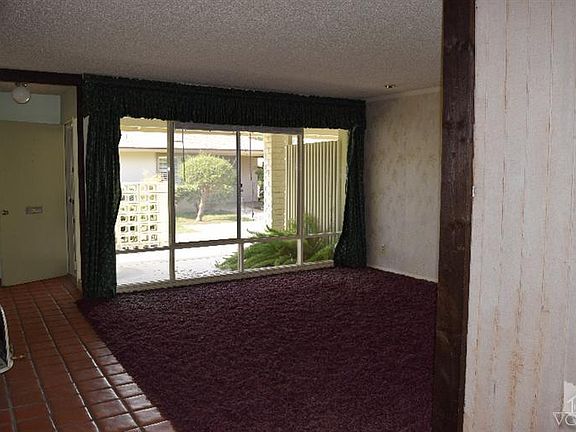 2nd image of 135 W Bowling Grn