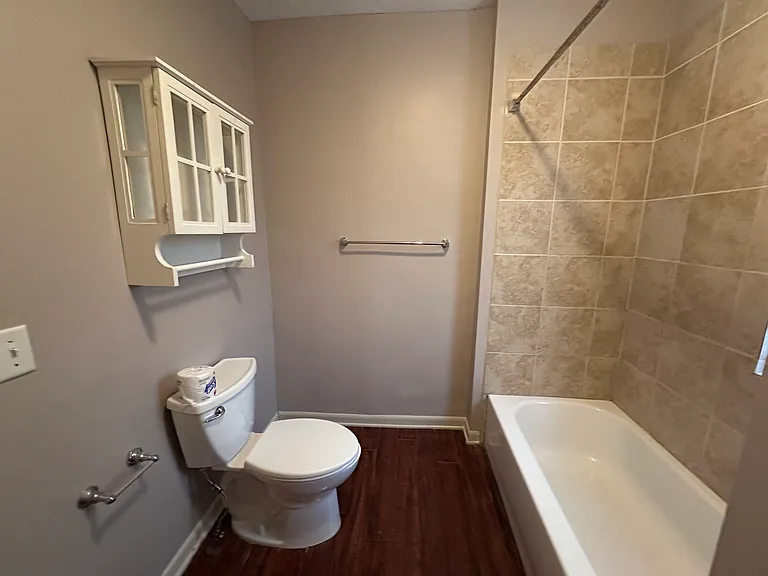 572 Hall Ave — Photo 10