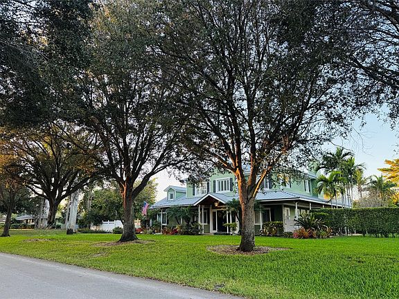 3rd image of 4501 Glenwood Drive
