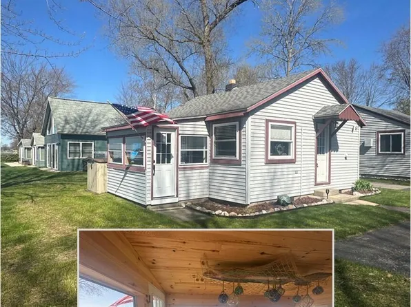 8139 E Houghton Lake Dr, Houghton Lake, MI 48629