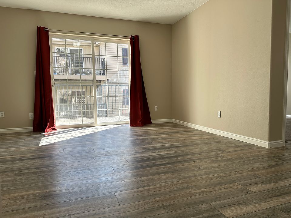 Entry/living area