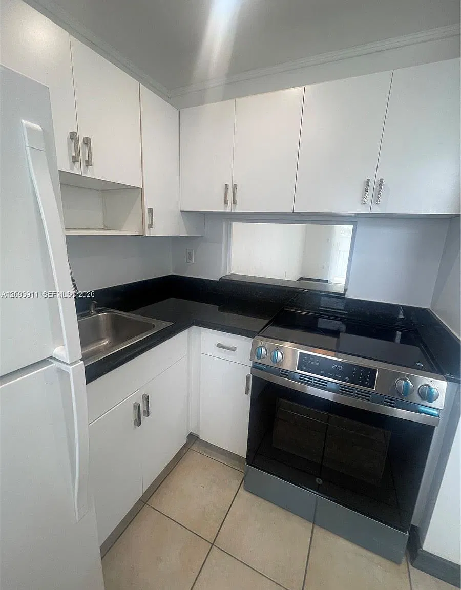 Point East Sec 4 Condo — Photo 4