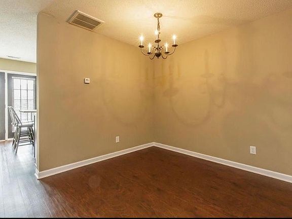 5th image of 1061 Oak Blossom Way
