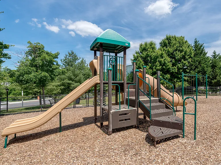 Governor's Green — Photo 28