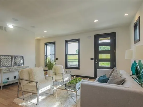 2716 Campbell St, Kansas City, MO 64109