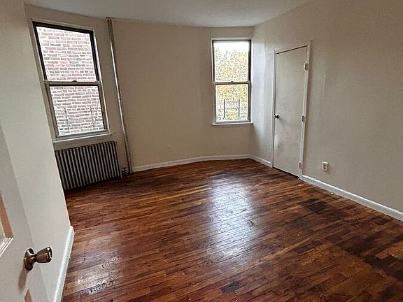 4th image of 125 Yonkers Ave