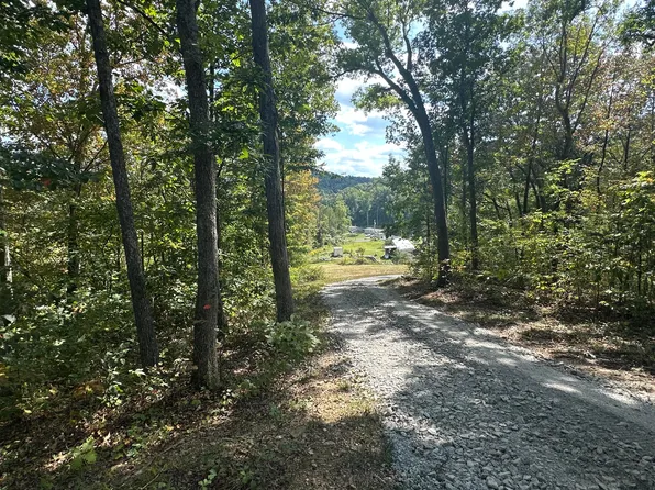 85 E Freeman Branch Rd, East Bernstadt, KY 40729