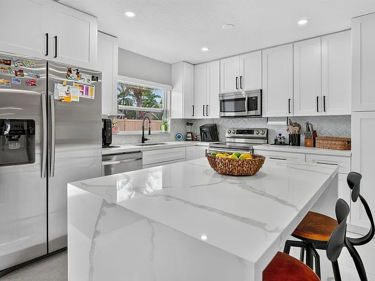 8131 NW 44th Ct — Photo 20