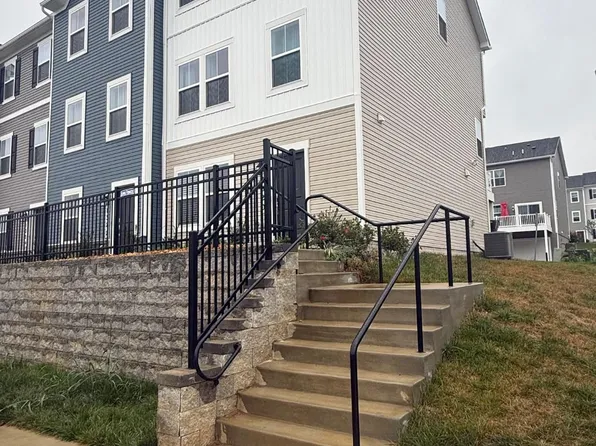 1320 Red Clover Ln, Ranson, WV 25438
