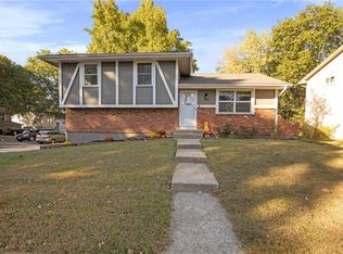 2002 E Mohawk Ct, Olathe, KS 66062