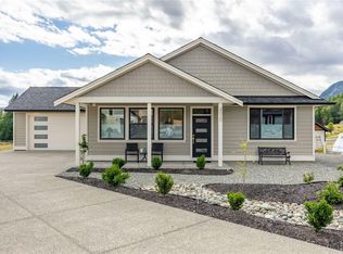 498 Woods Cres, Lake Cowichan, BC V0R2G1