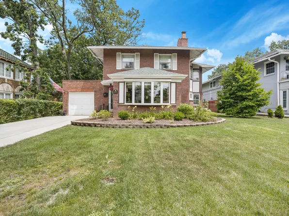 10555 S Seeley Ave, Chicago, IL 60643