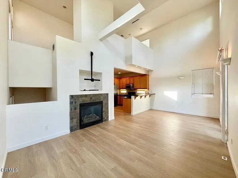 533 E Port Hueneme Rd — Photo 10