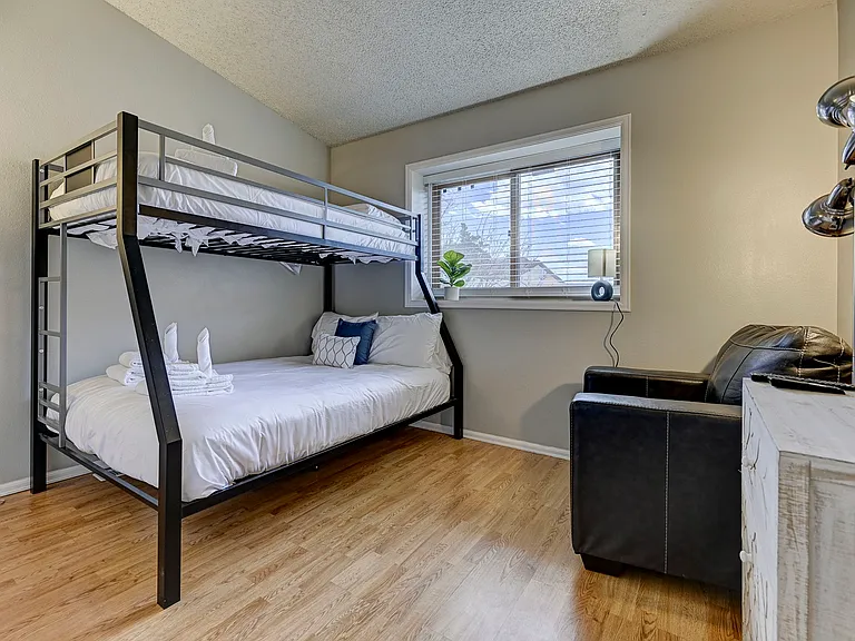 2908 Camino Cielo Ct — Photo 12
