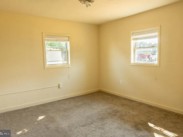 108 Martin Dr — Photo 18