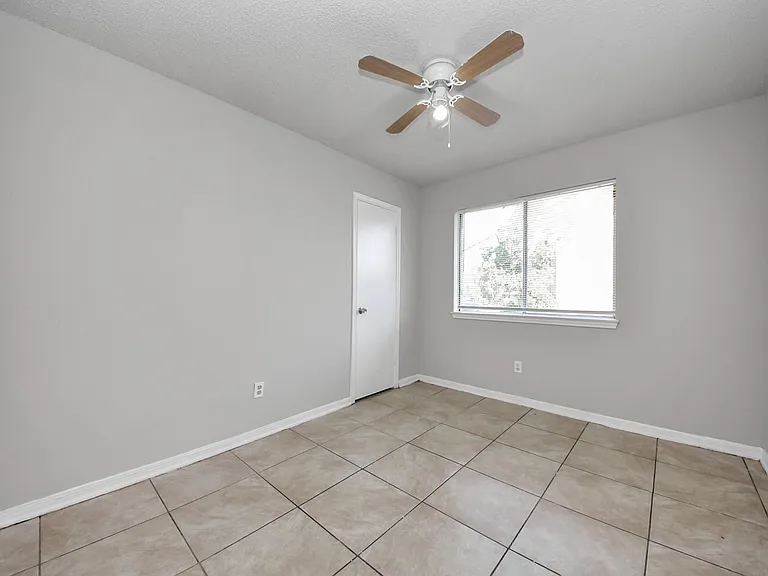 1911 Hammerwood Dr — Photo 25