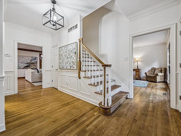 5th image of 1873 Brooksedge Dr