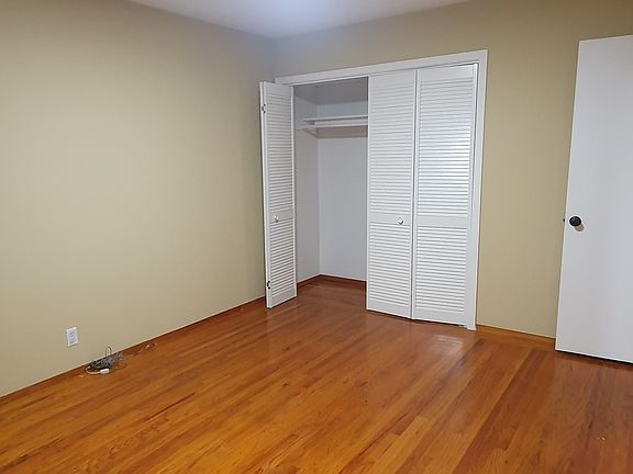 5th image of 726 Madrone Ave