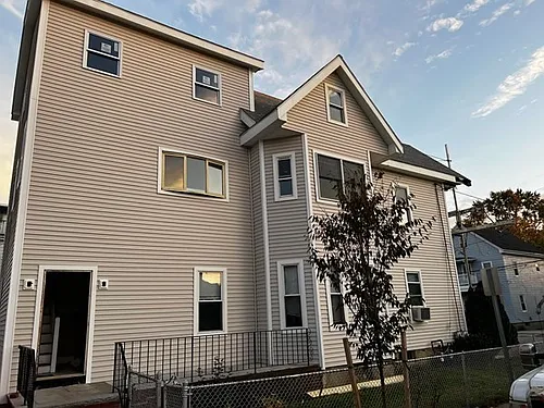 13 Edward St #2 Photo 1