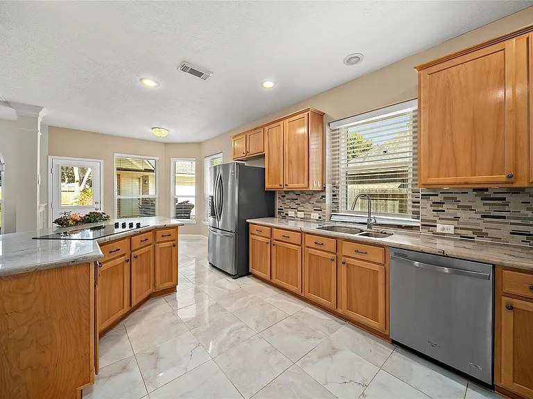 22430 Water Edge Ln — Photo 11