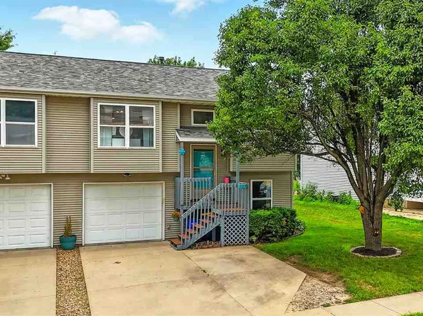 727 Hodge St, North Liberty, IA 52317