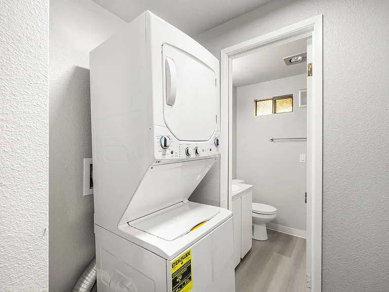 Highline Villas - Renovated 1-Bedroom Apartment | Steps from Downtown Burien — Photo 26