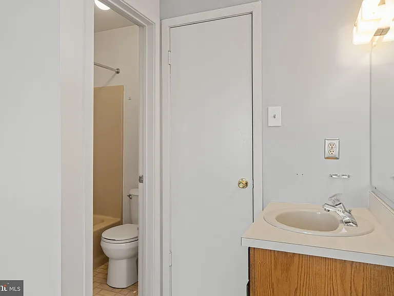 2204 Sandra Rd — Photo 26
