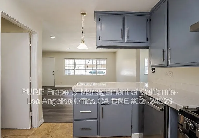 980 W Battery St #1 — Photo 7