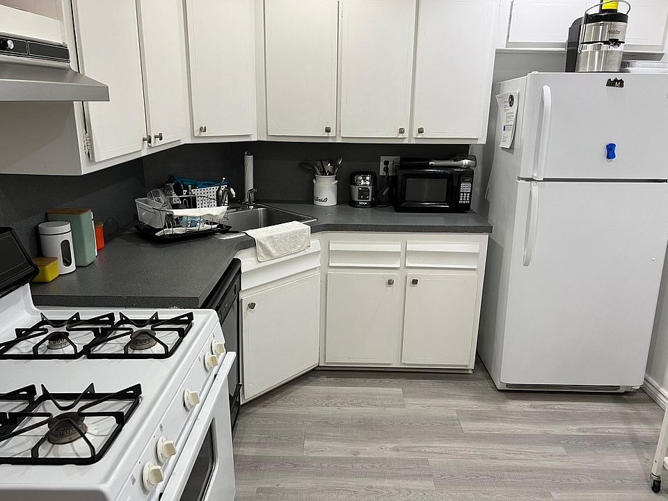 1st image of 12104 5th Ave Floor 1