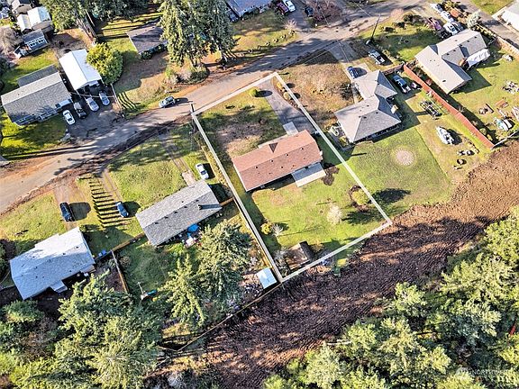 2nd image of 281 E Woodland Drive