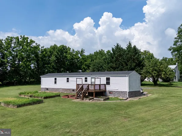 645 Barbershop Rd, Edinburg, VA 22824