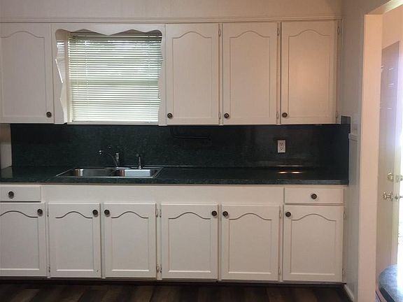 2nd image of 103 Lakeview St
